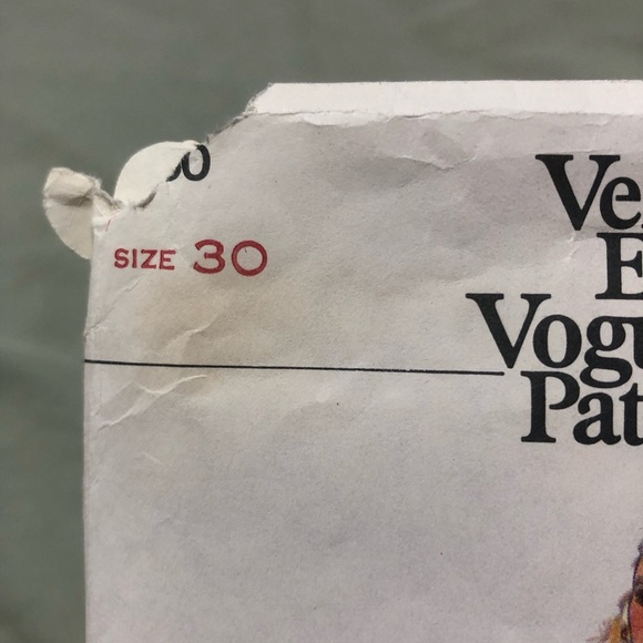 Vogue 7160 pattern- very easy misses skirt and pants size 30 - Picture 2 of 7